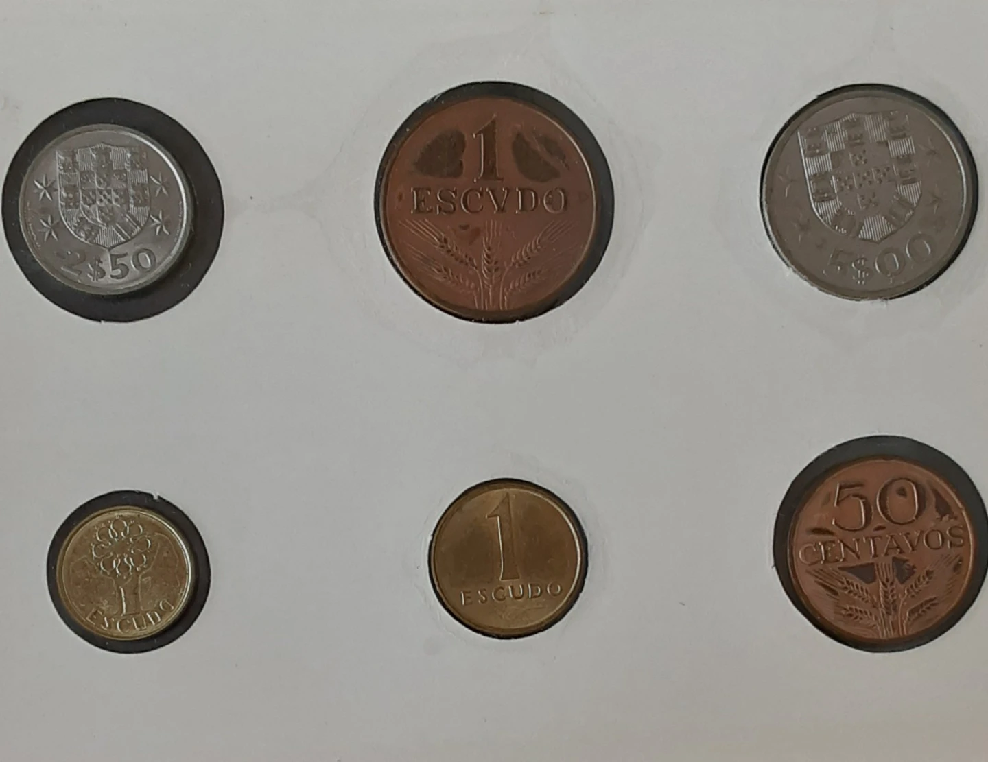 ボルトガル旧硬貨エクスクード ﾊﾞｯｹｰｼﾞ入りｾｯﾄの写真2枚目