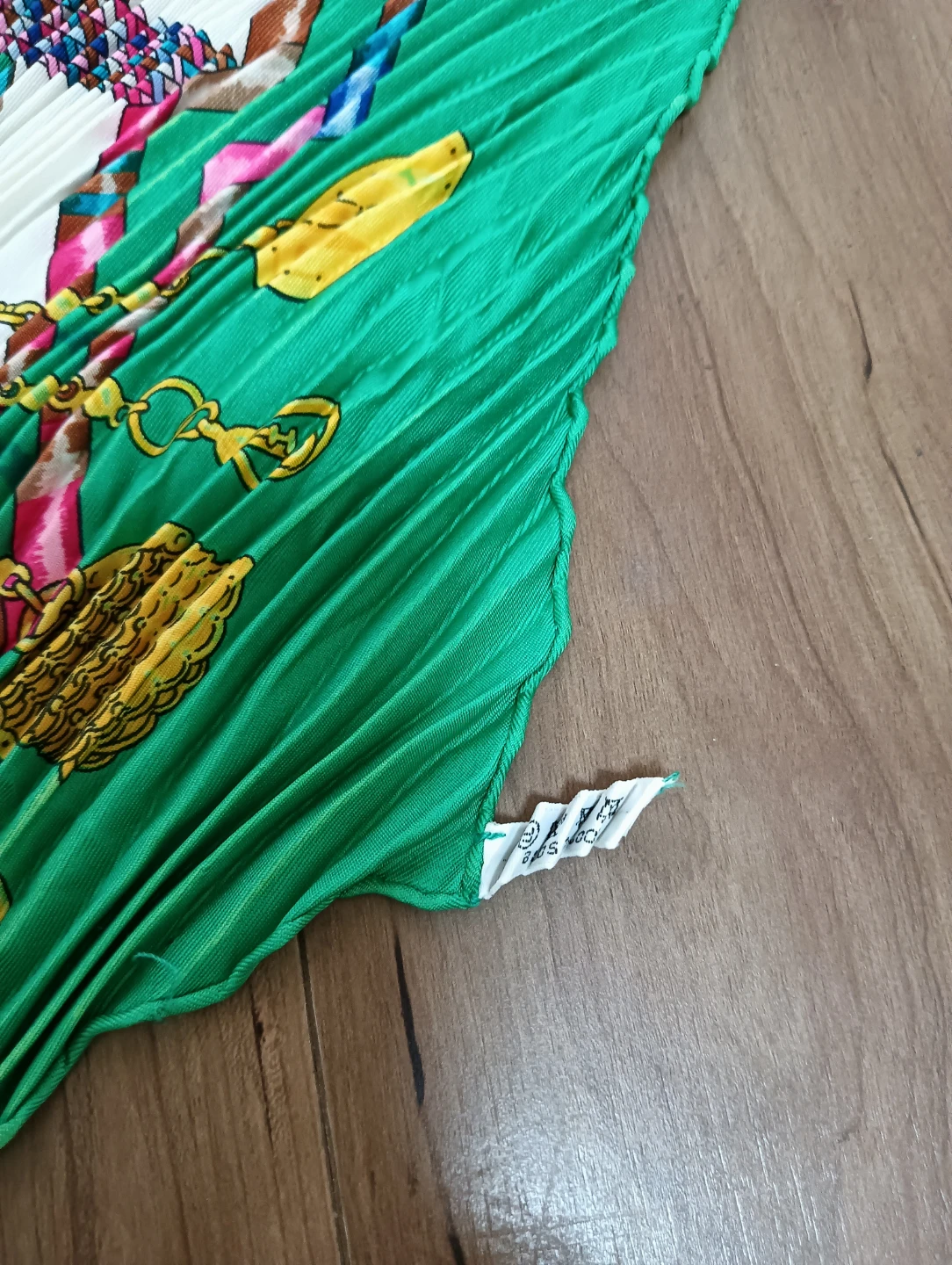 美品。HERMES エルメス プリーツカレ お針子さんの写真5枚目