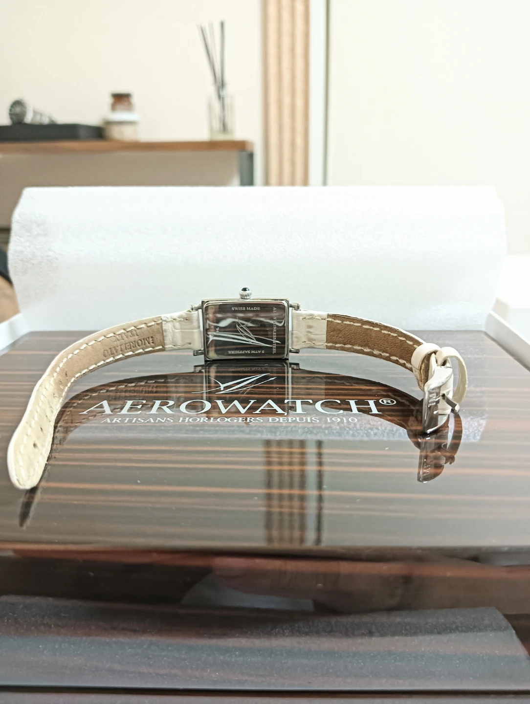 AEROWATCH アエロウォッチ ローマン文字 レクタンギュラー 腕時計の写真4枚目