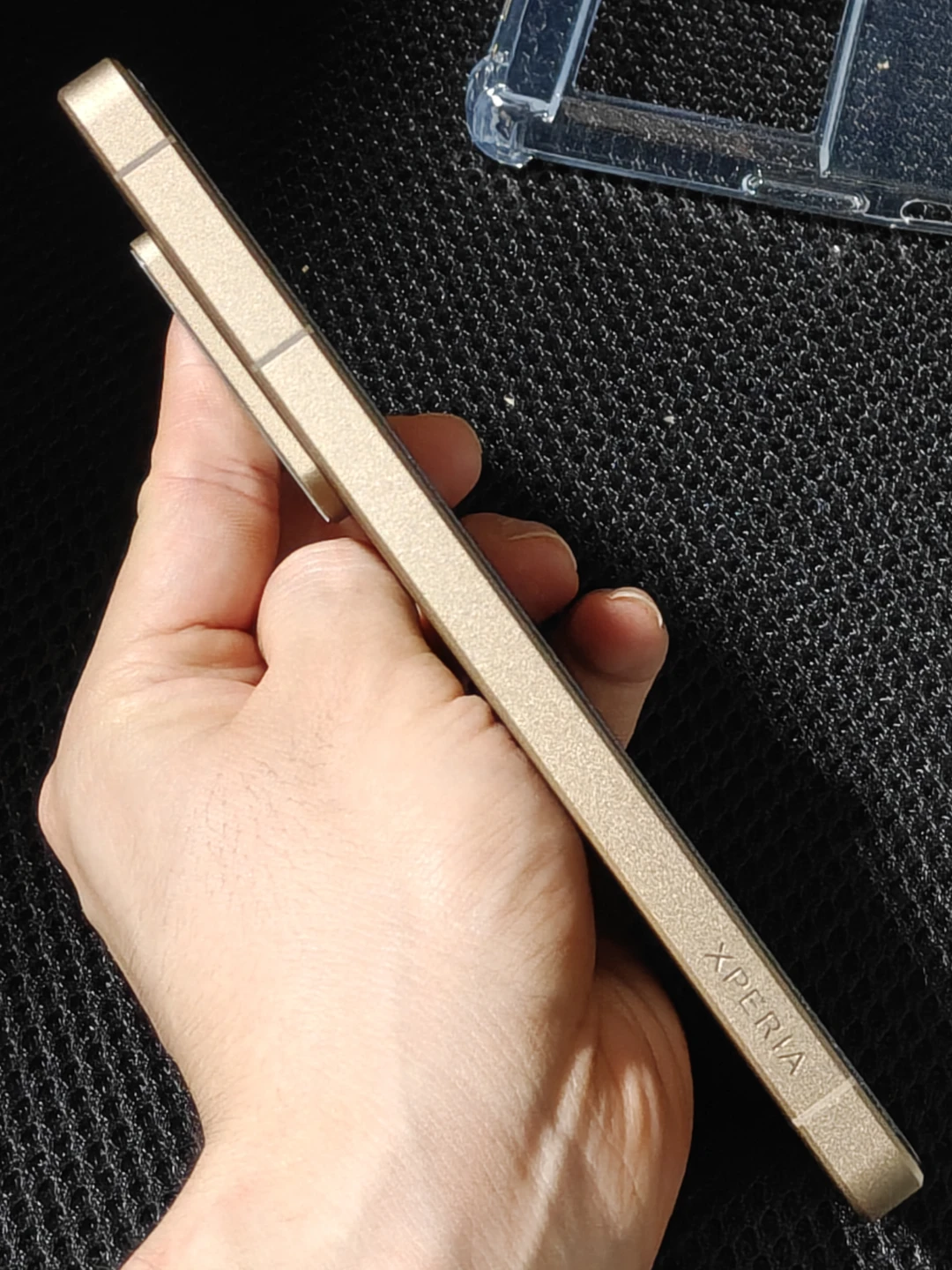 【Sony Xperia 1 VIII 256GB Native Gold】の写真7枚目