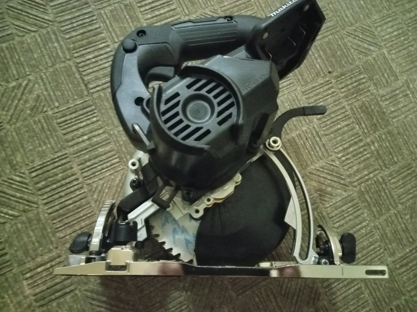 マキタ 充電式マルノコ HS631Dの写真3枚目