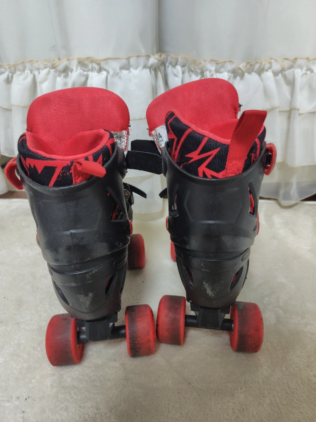 ローラーダービー ローラースケート 21-24cmの写真2枚目