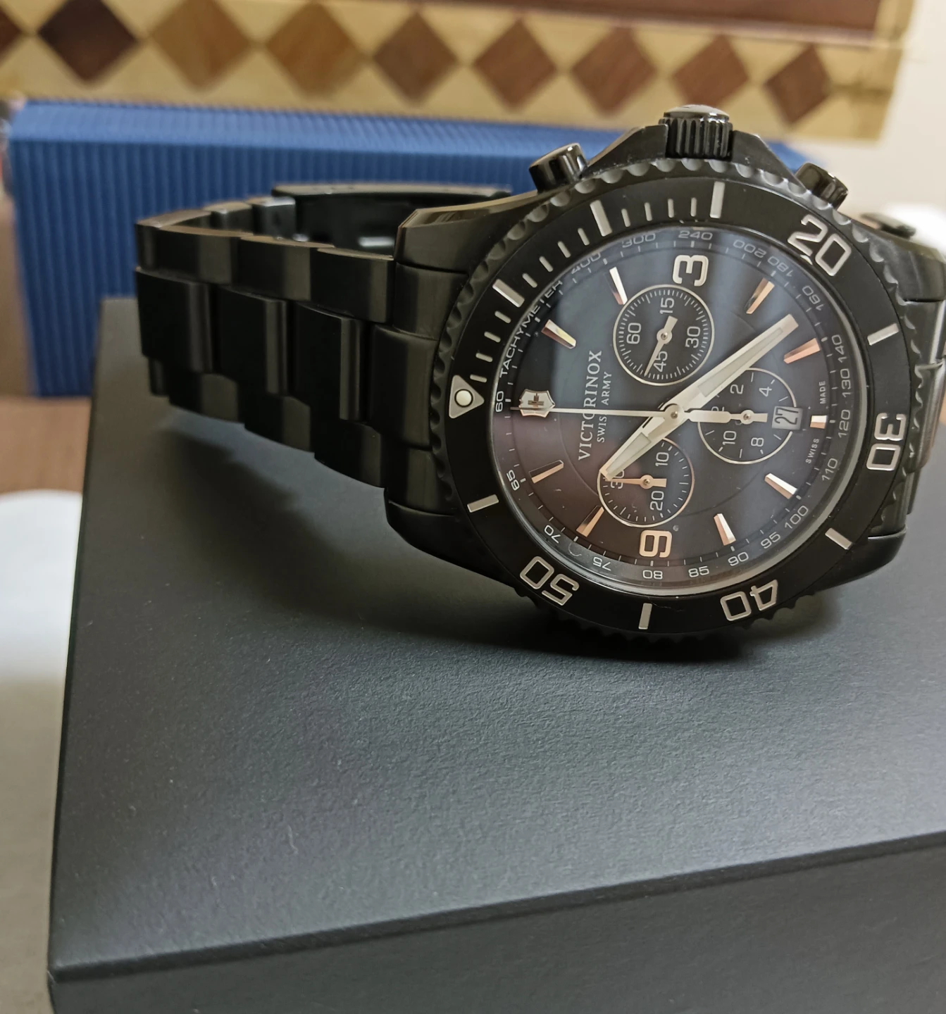 未使用近い美品。VICTORINOX マーベリック ブラックエディション クロノグラフ 腕時計の写真8枚目