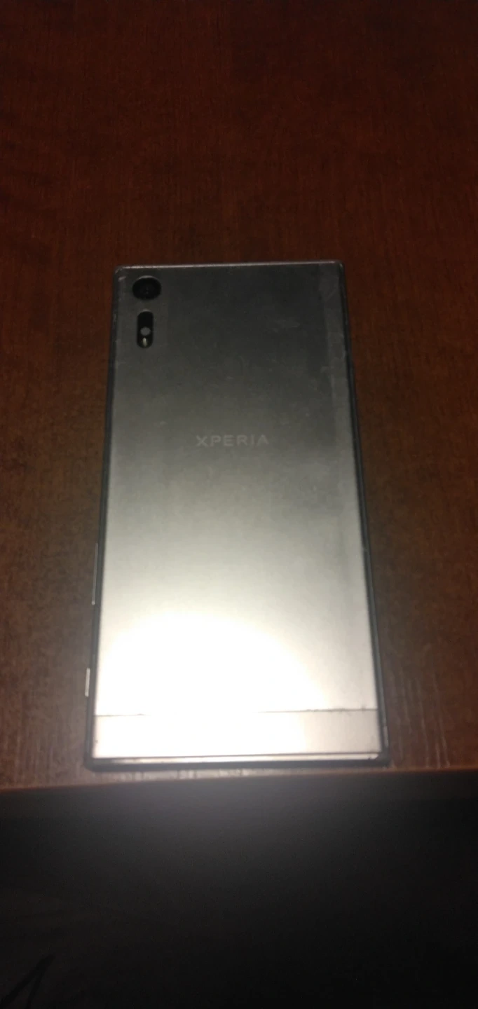 〔ジャンク品 部品取りにどうぞ〕壊れたスマホ 2台セットの写真5枚目