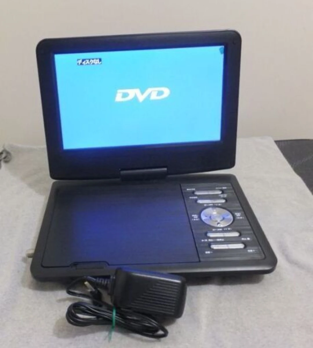 DVDポータブルプレイヤー　9インチ