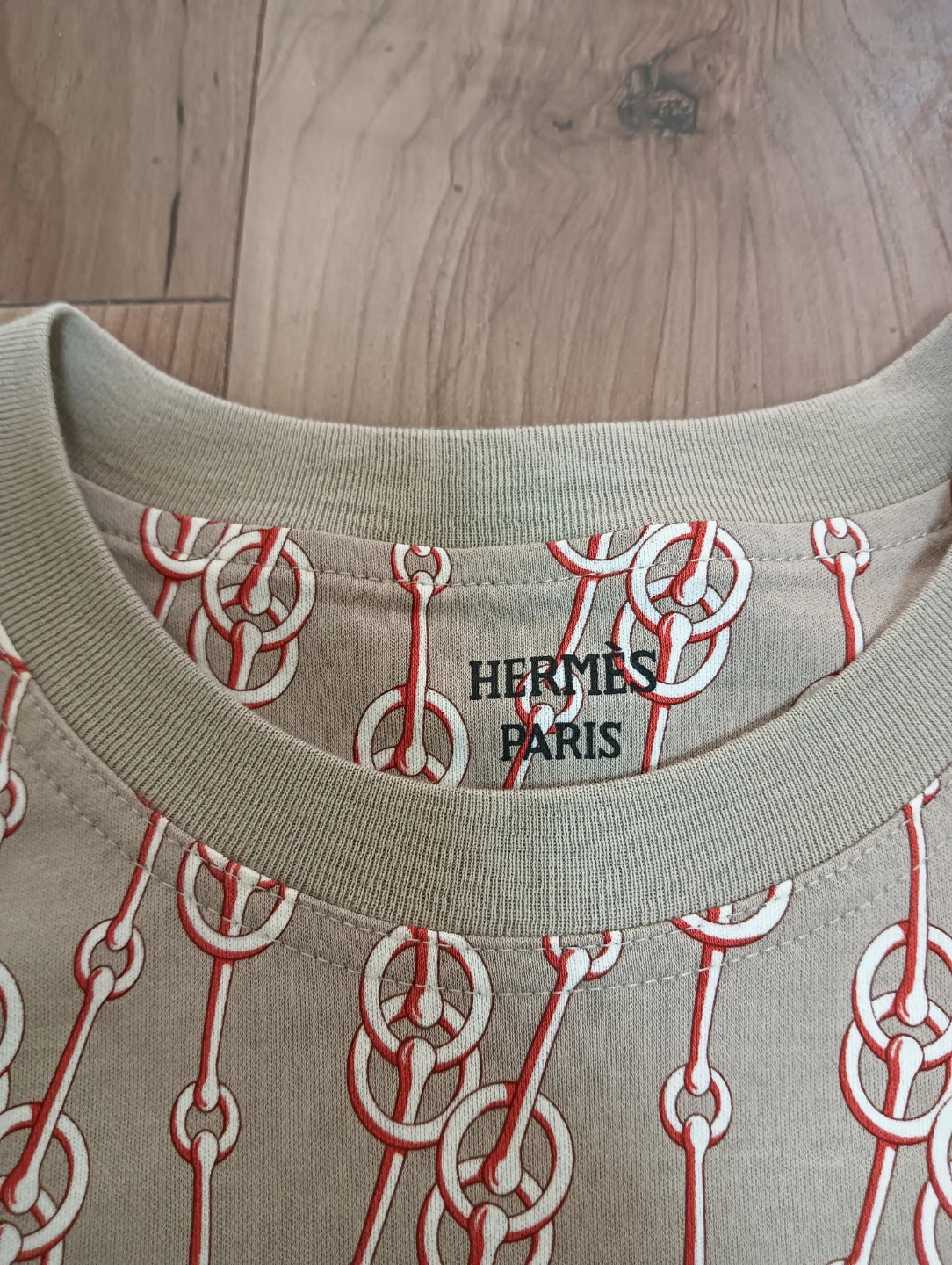 未使用品。HERMES エルメス クリケティス 総柄モチーフ Tシャツの写真5枚目