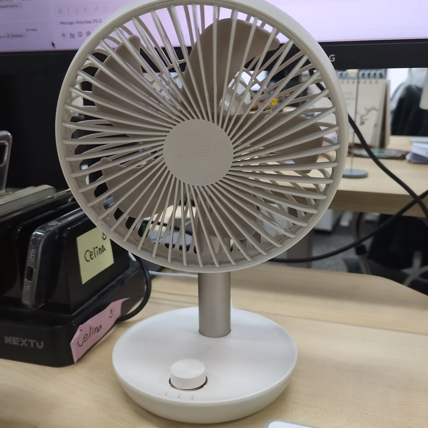 ルメナ 卓上扇風機 コードレス