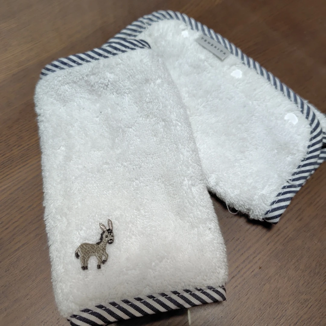 テネリータ ロバ刺繍 よだれカバー