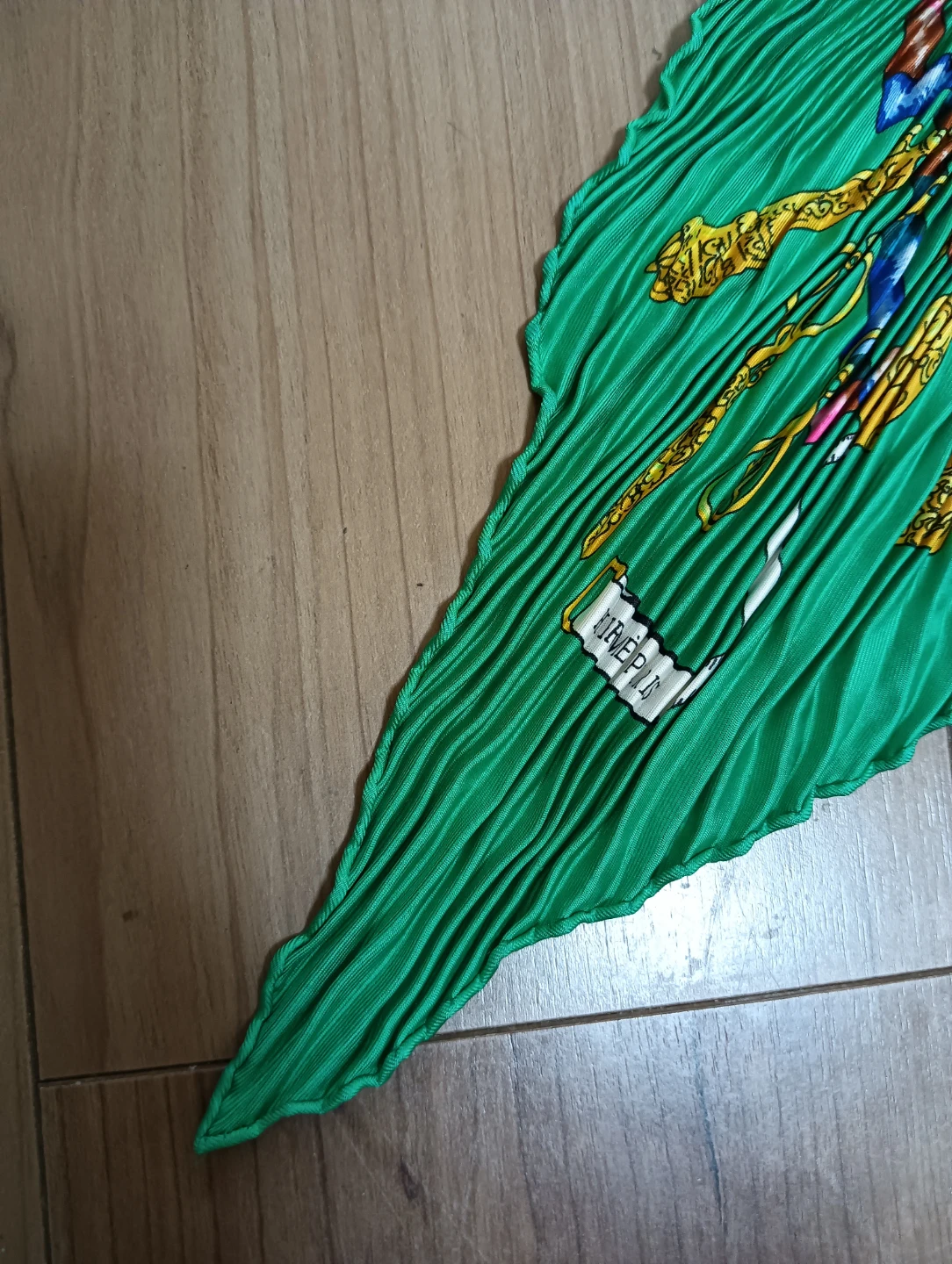 美品。HERMES エルメス プリーツカレ お針子さんの写真6枚目