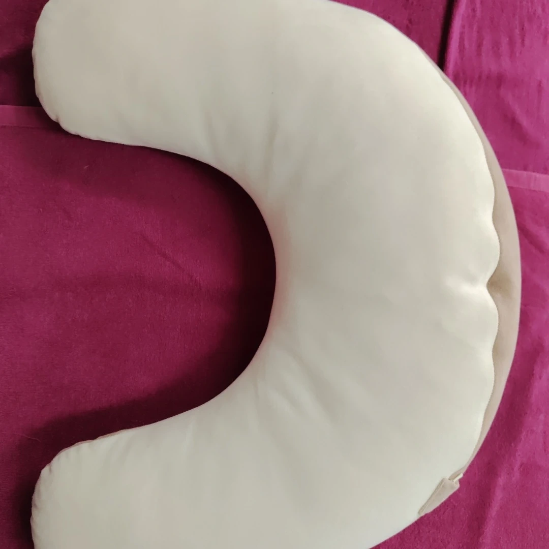 エールベベ 授乳クッションの写真3枚目