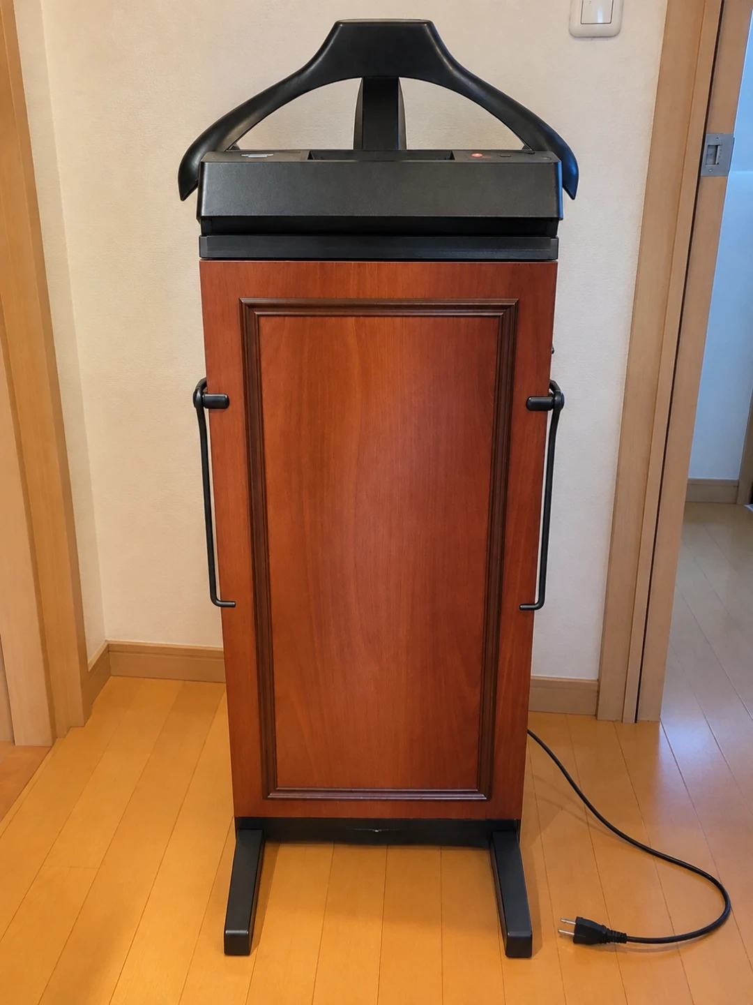 コルビー ズボンプレッサー 4400 マホガニー