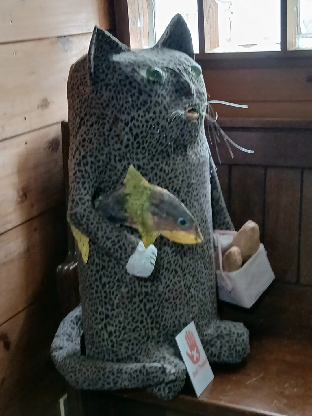 嘉瑞作ヒョウ柄の猫 人形 オブジェの写真2枚目