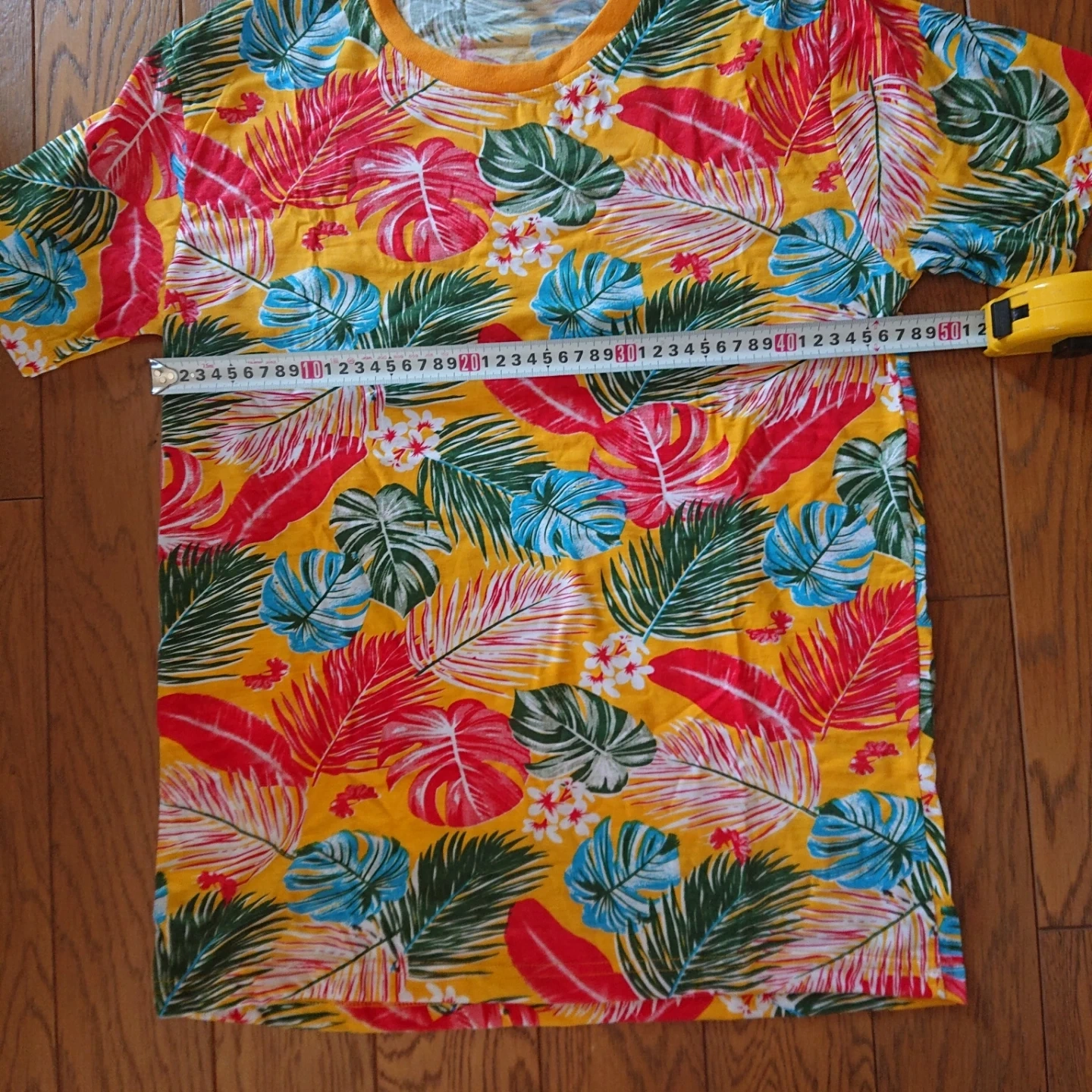 トロピカル柄 半袖Tシャツ イエロー Lサイズの写真4枚目