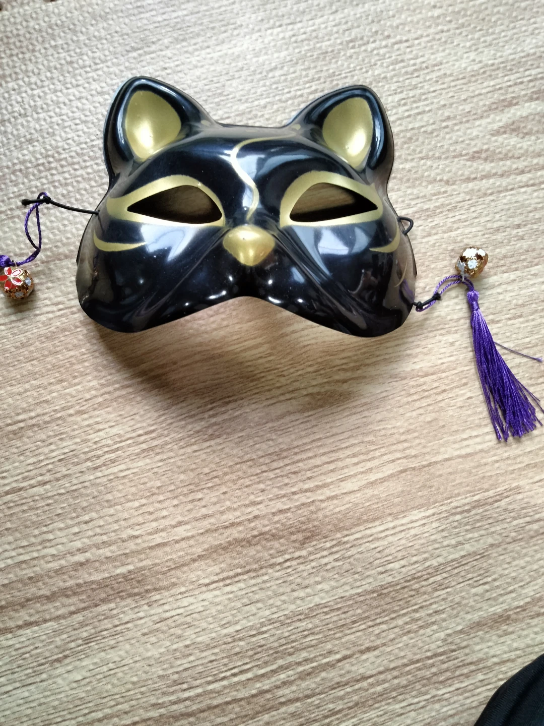 狐面 猫面 仮面 ブラックゴールド 鈴付き　１つ350