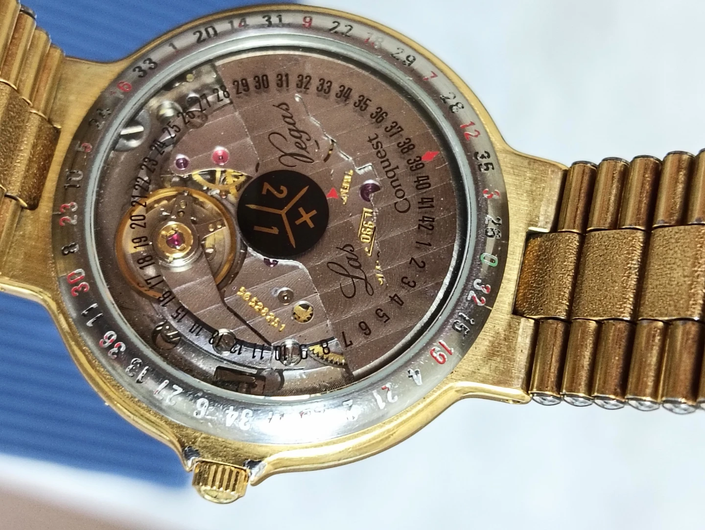 非常に稀少品。LONGINES  ラスベガス 名機Cal990.1搭載 自動巻きデイト 腕時計の写真8枚目