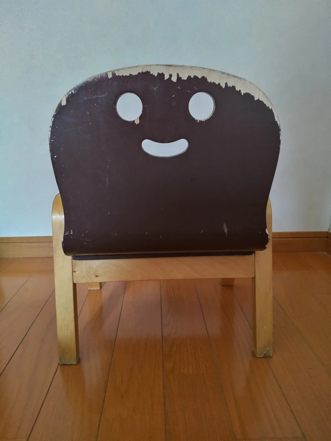 ハピネス 子供用木製チェア スマイルデザインの写真2枚目