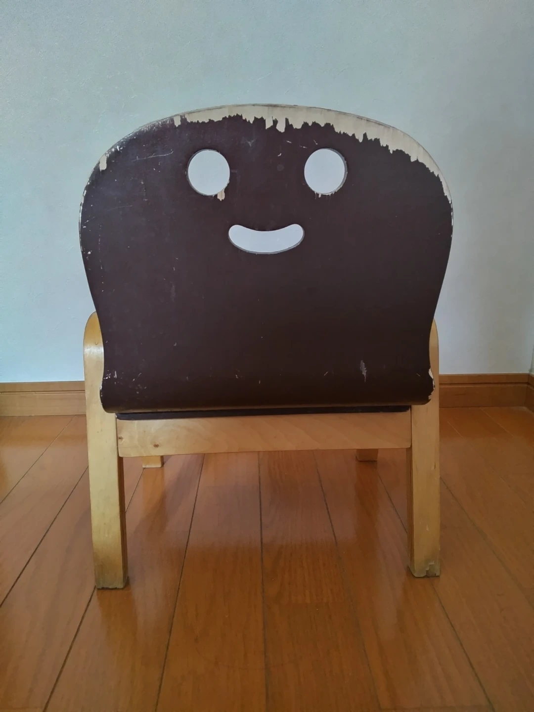 ハピネス 子供用木製チェア スマイルデザインの写真2枚目