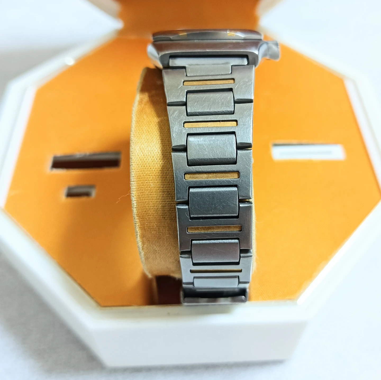 稀少美品。HEUER ホイヤー チタニウム チタン& K18金YGコンビ 腕時計の写真8枚目