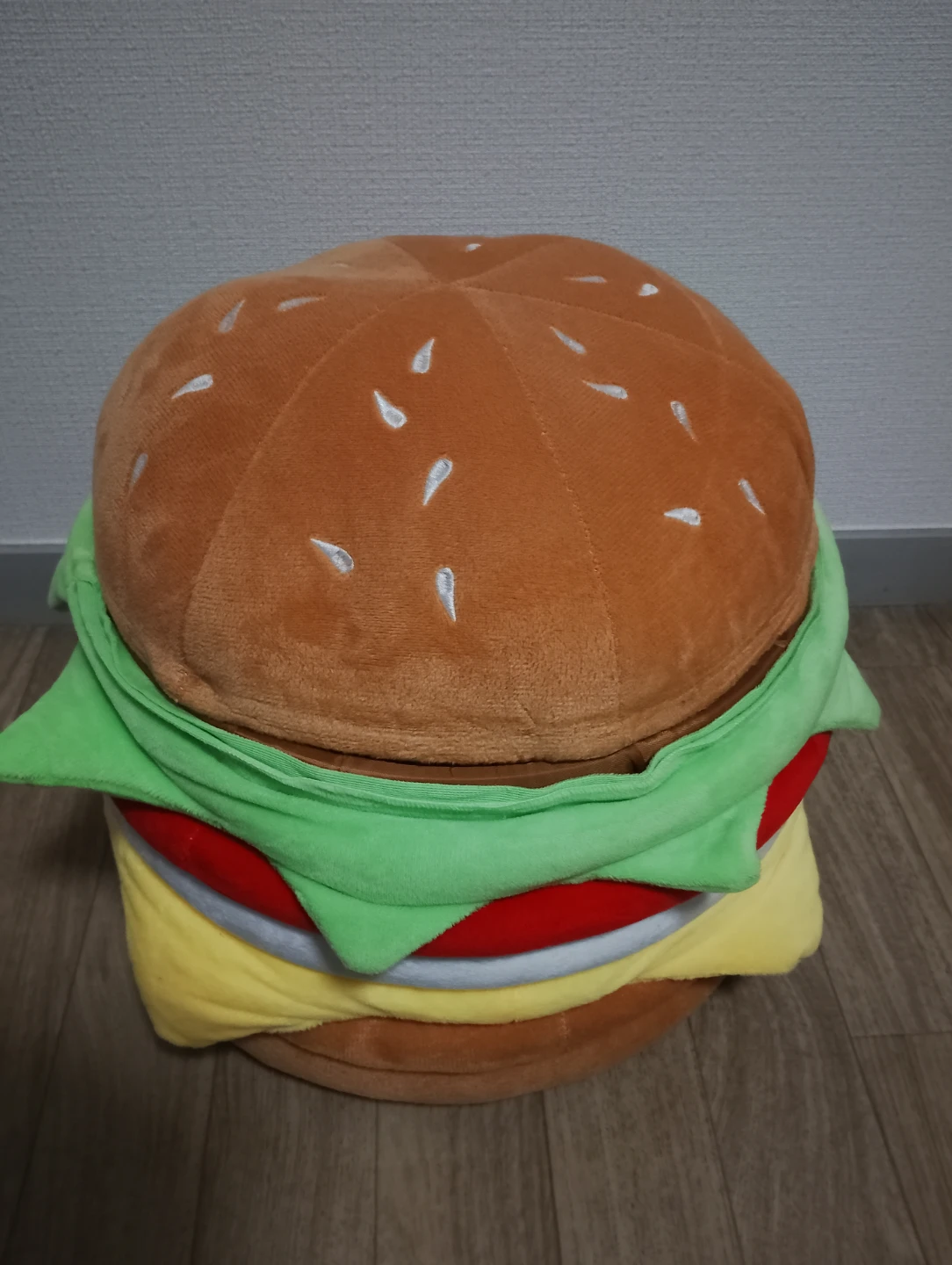 ハンバーガー 型スツールの写真3枚目