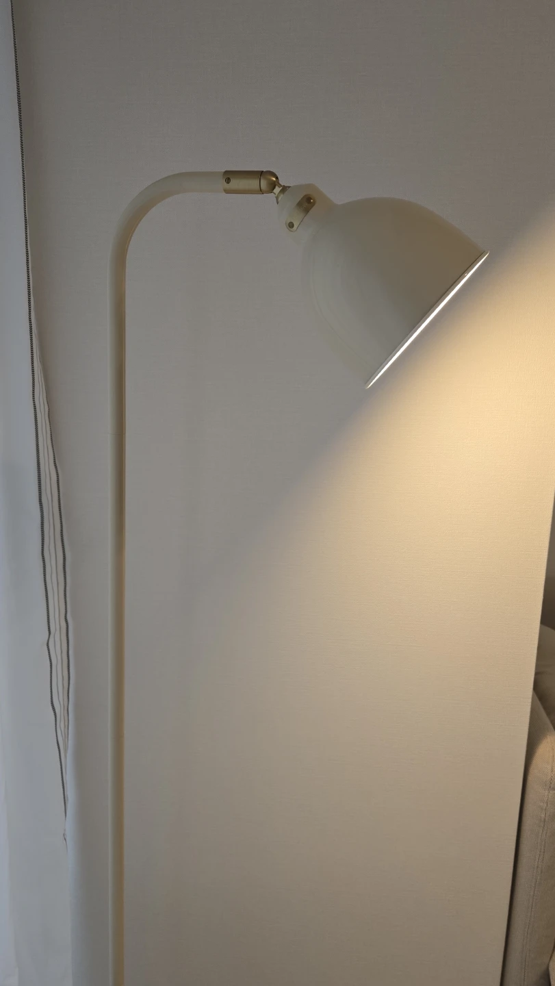 IKEA スタンドライト ロードフリーク(ライトベージュ)の写真4枚目