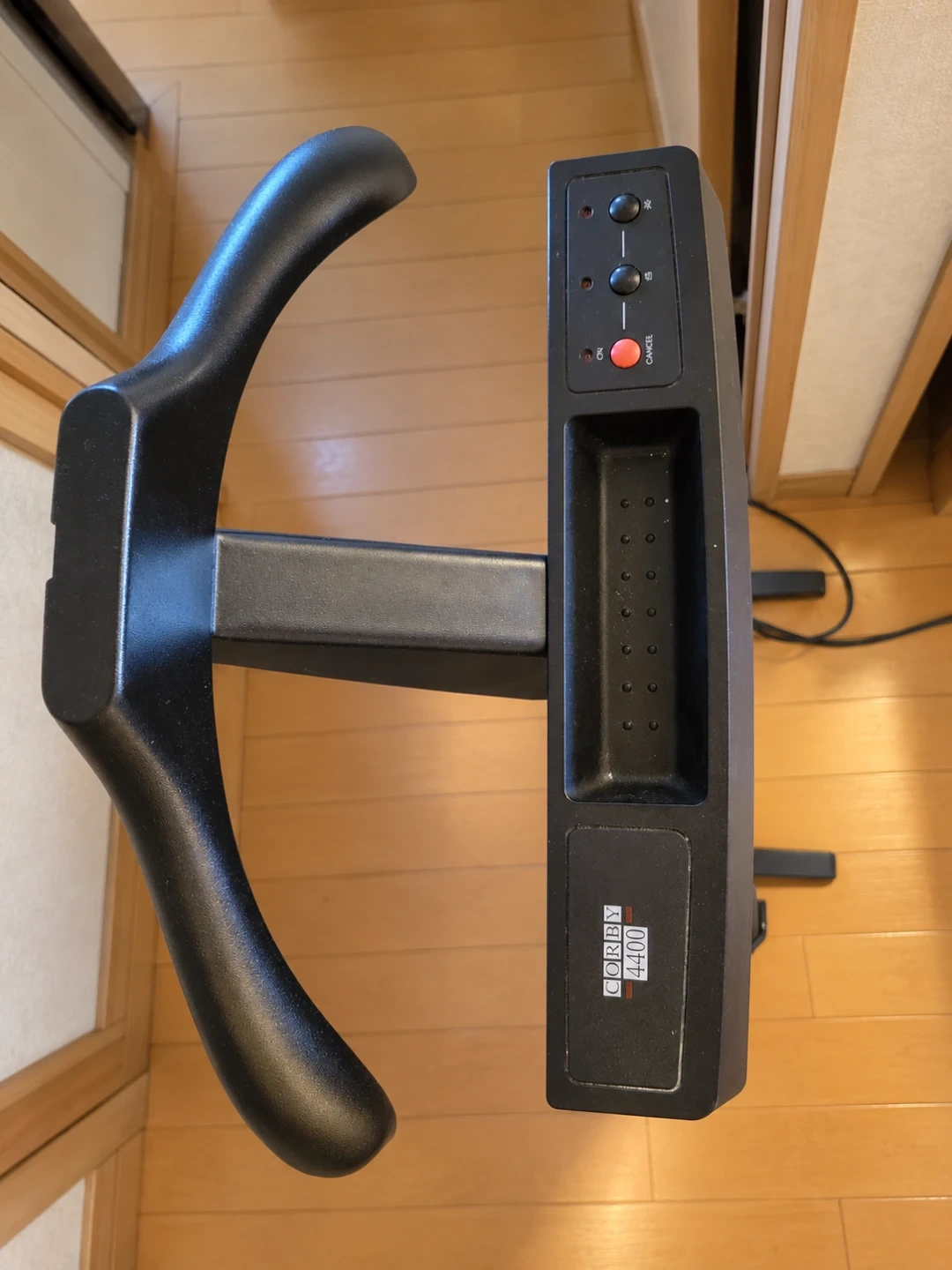 コルビー ズボンプレッサー 4400 マホガニーの写真2枚目