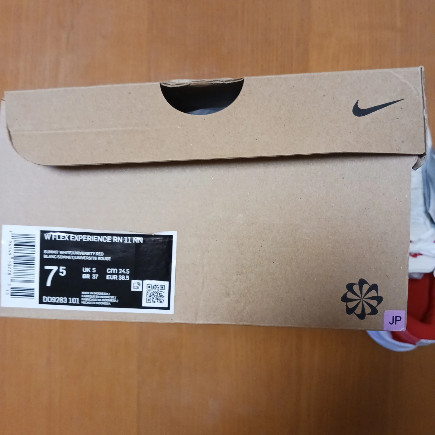ナイキ ウィメンズ フレックス ラン11 NN 24.5cmの写真6枚目