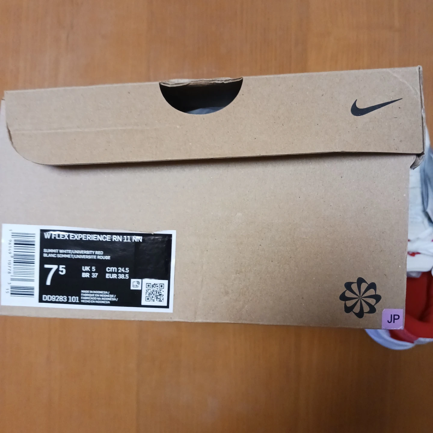 ナイキ ウィメンズ フレックス ラン11 NN 24.5cmの写真6枚目
