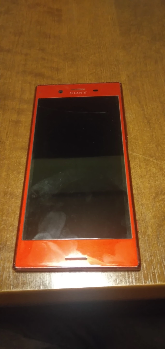 〔ジャンク品　部品取りにどうぞ〕壊れたスマホ 2台セットの写真2枚目