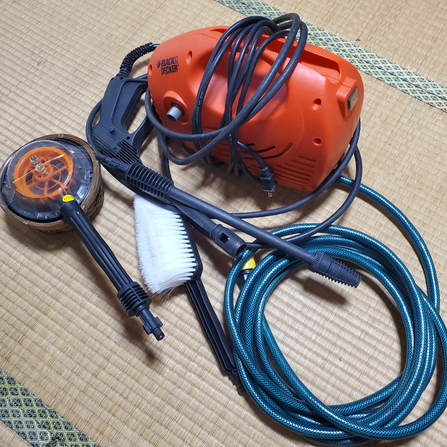 9/6本日出品削除だから早い者勝ち‼️もう1円も下げません‼️中古動作確認済み 高圧洗浄機 BLACK DECKER