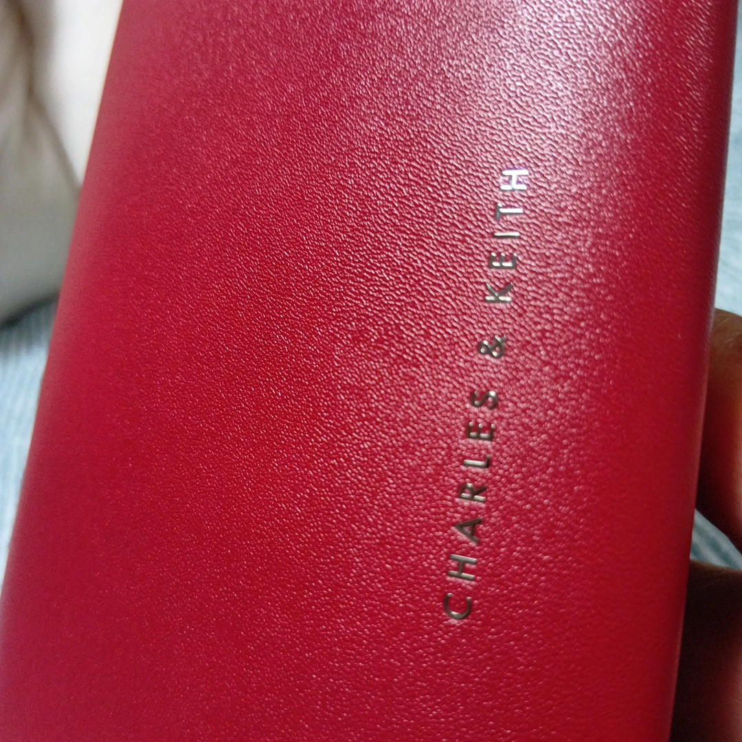 チャールズアンドキース 長財布 赤の写真2枚目