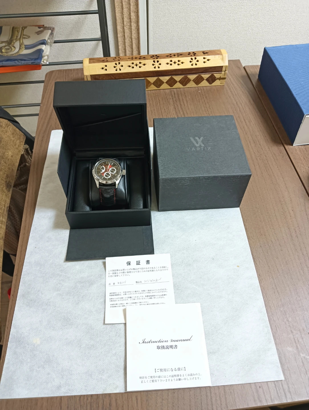 非常に美品定価40万以上。VARTIX ALIVE ヴァテックス 自動巻きデイデイト 裏スケ 腕時計の写真2枚目
