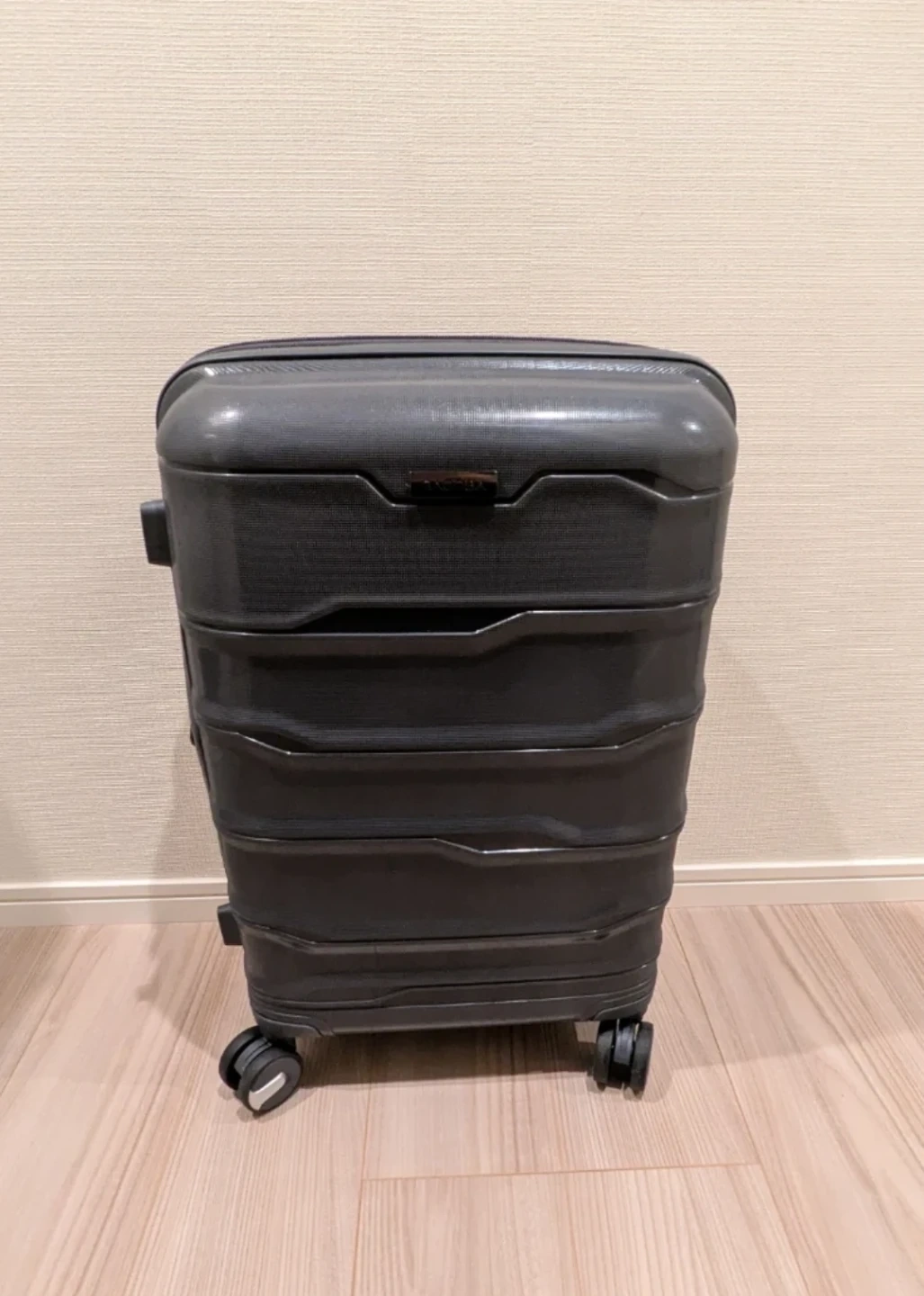 ◇ 新品未使用 スーツケース Sサイズ 超軽量 ダークグレーの写真2枚目