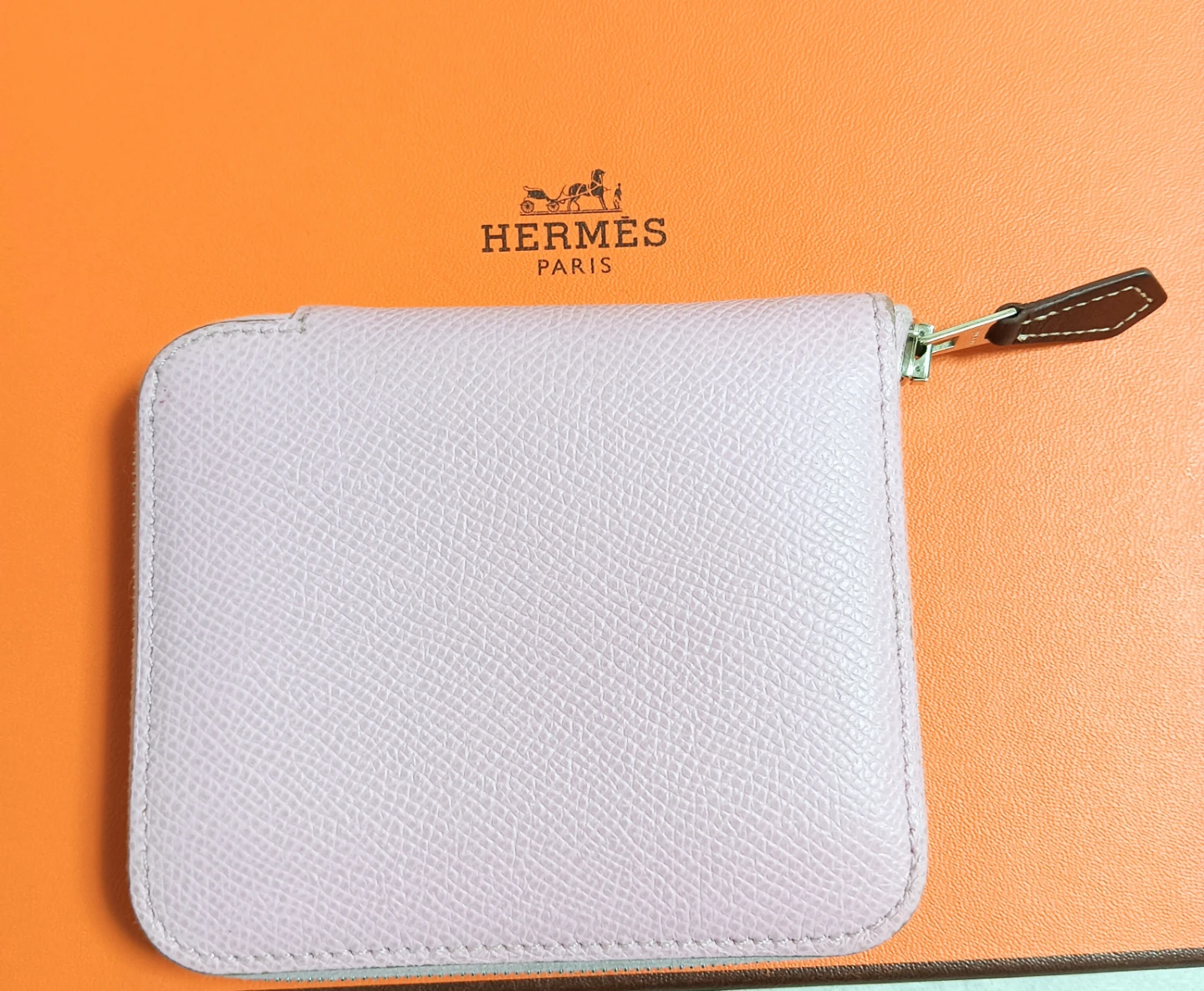 非常に美品。HERMES エルメス アザップシルクイン コンパクト お財布の写真2枚目
