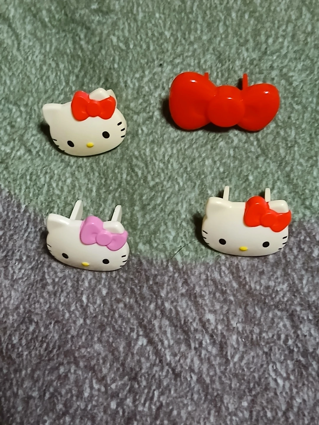 ハローキティ コンセントカバー 4個セットの写真2枚目