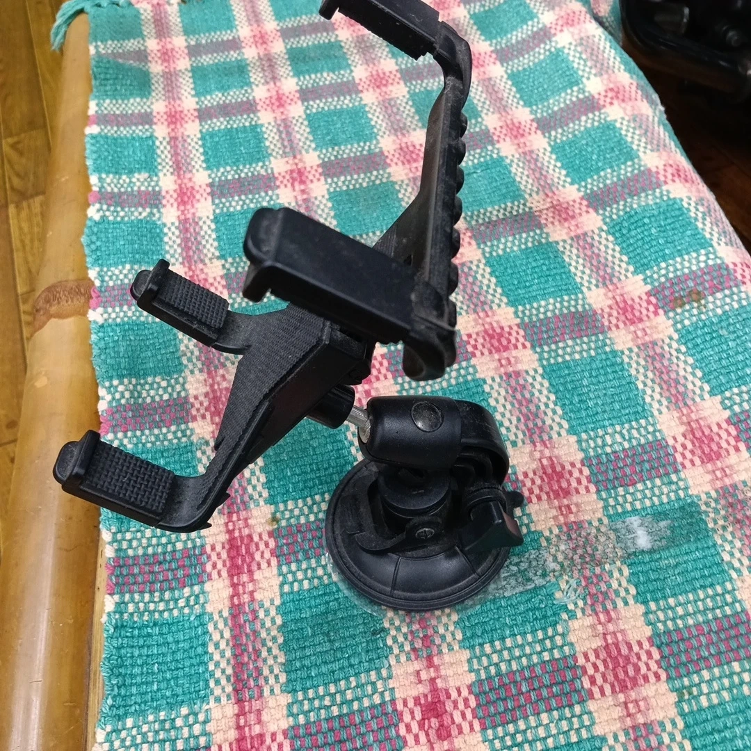 車載用 タブレットホルダー 吸盤式の写真2枚目