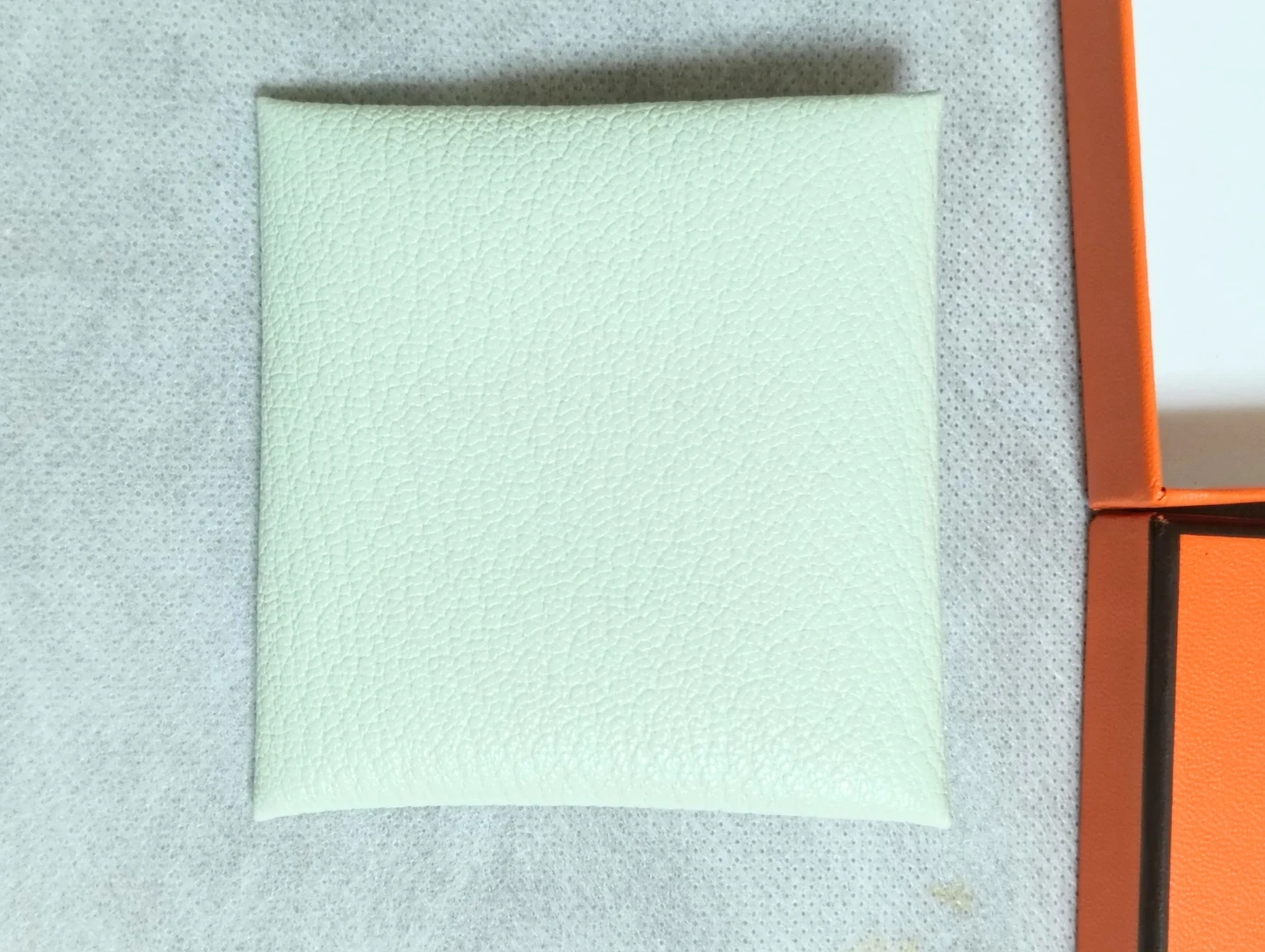新品同様未使用。HERMES エルメス バスティア シェーブル コインケースの写真5枚目
