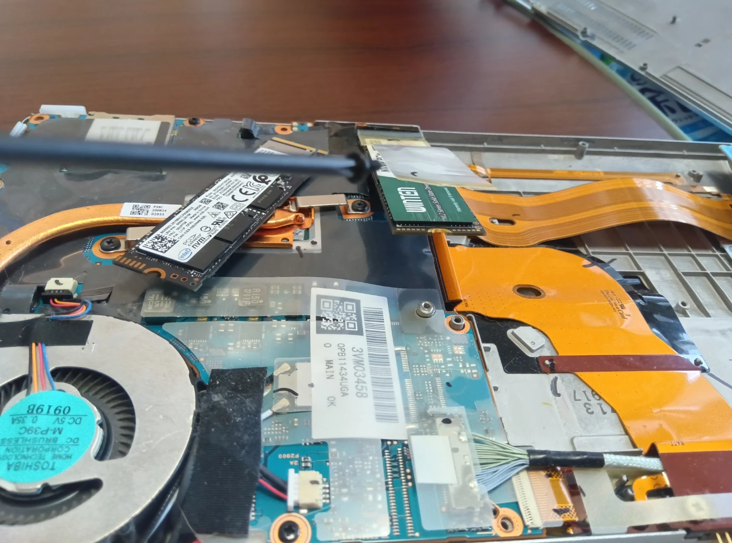 【第10世代】パナソニック  SV9  16GBメモリー  Officeの写真2枚目