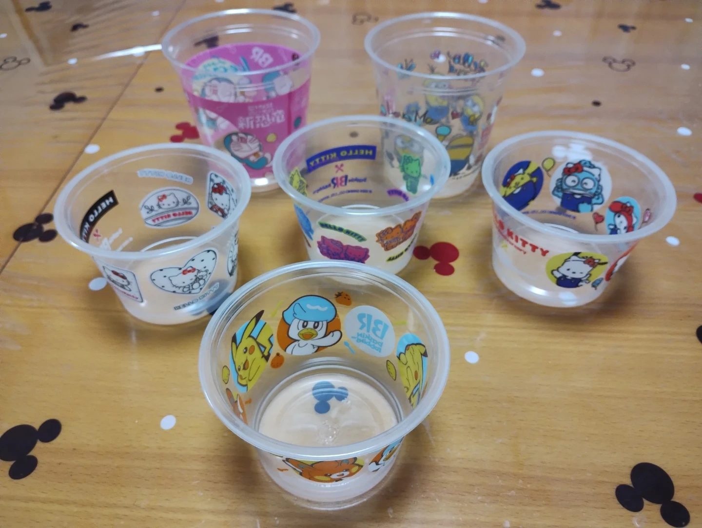 サーティワン キャラクター カップ 6個セット ドラえもん サンリオ キティーちゃん ポケモン
