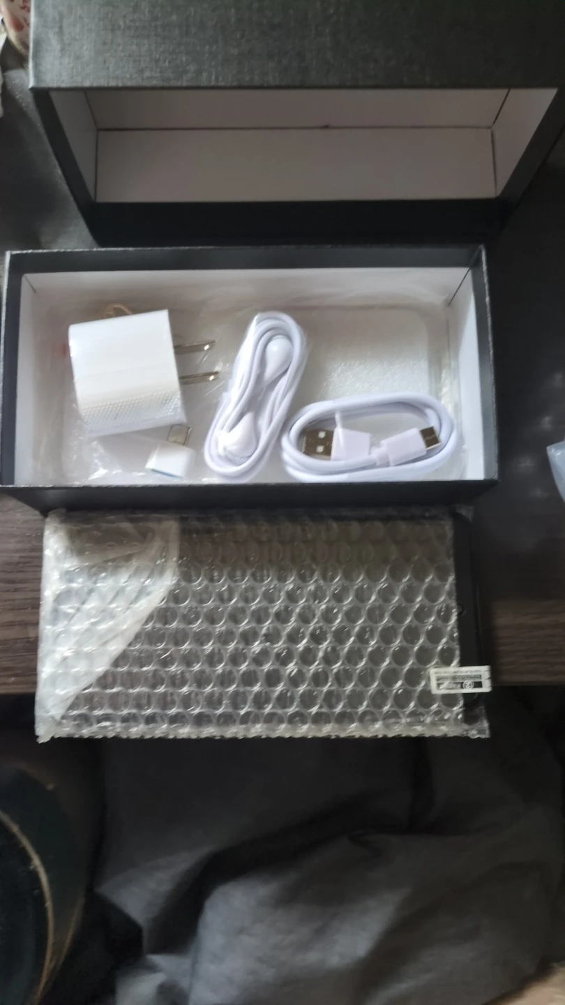 スマートフォン 本体 付属品付きの写真4枚目