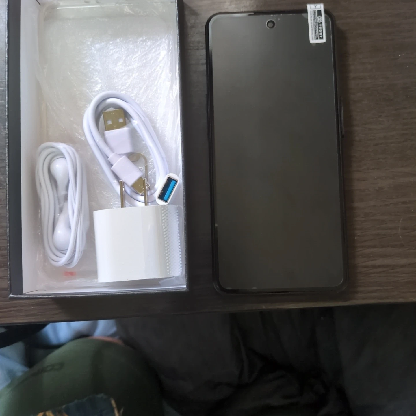 スマートフォン 本体 付属品付き