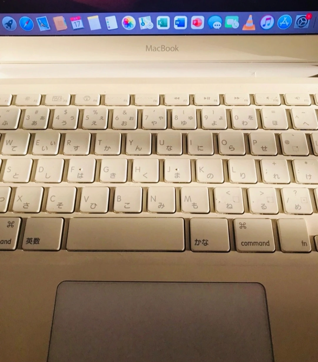 ◽アップル MacBook ◽ホワイト◽ノートパソコンの写真3枚目