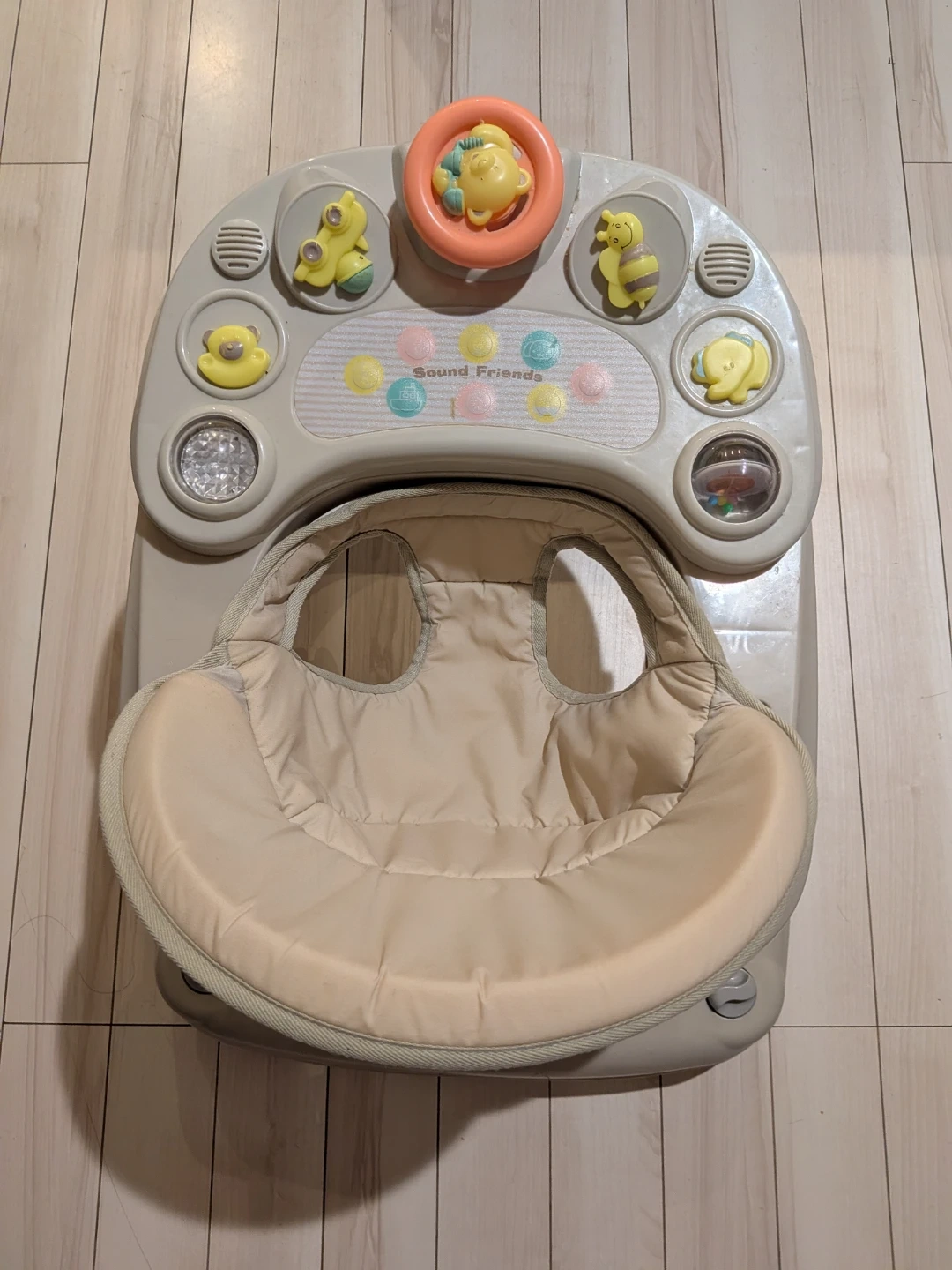 ベビーウォーカー ベージュ 室内遊具 室内遊び 歩行器