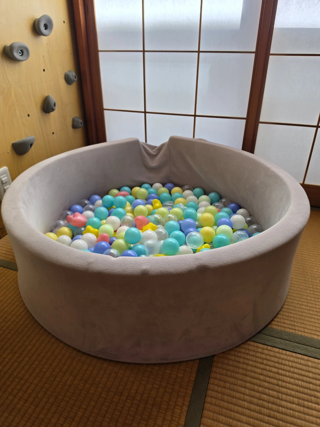 ボールプール 円形 グレー カラーボール付き