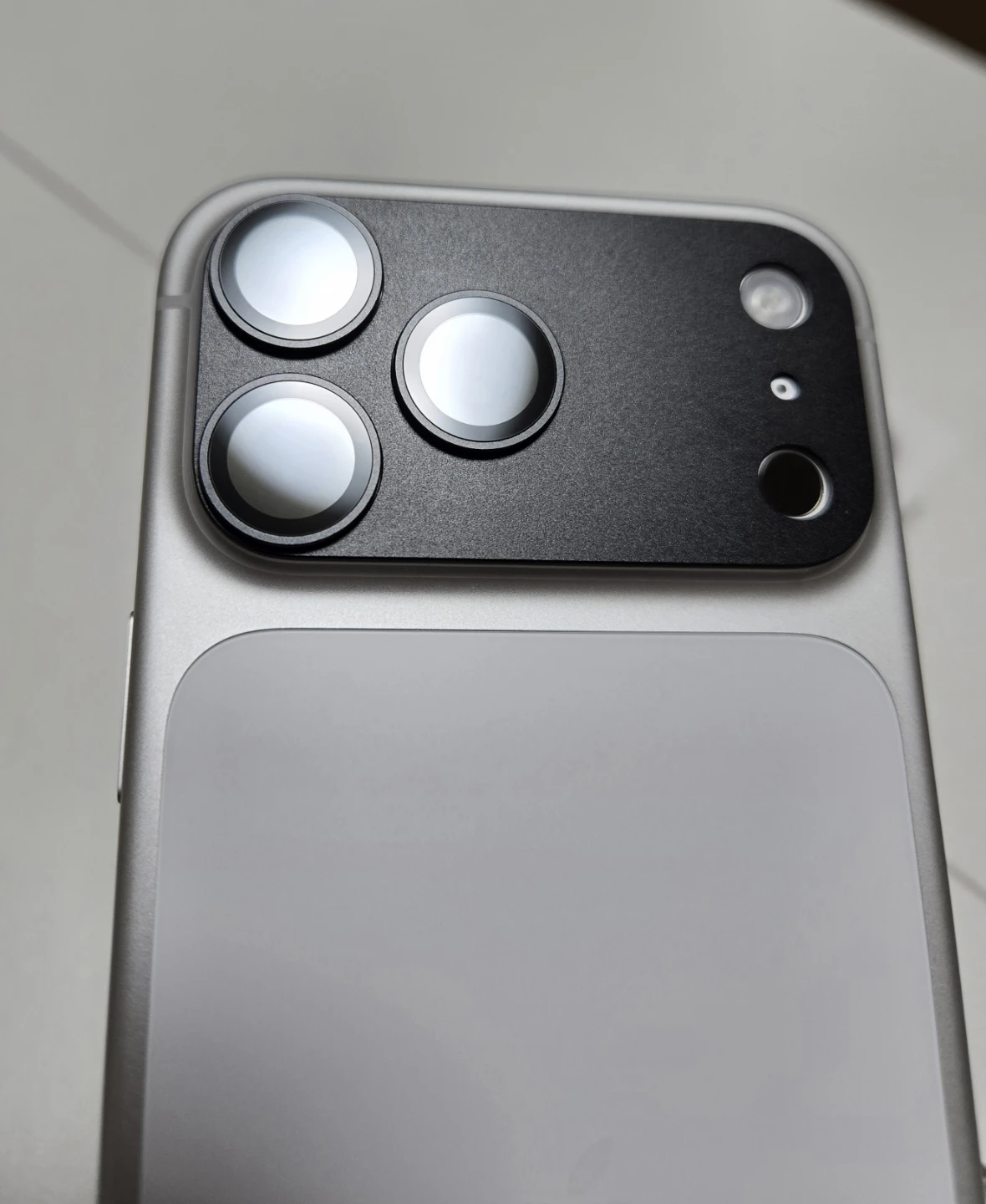 アップル iPhone 17 Pro Maxの写真2枚目