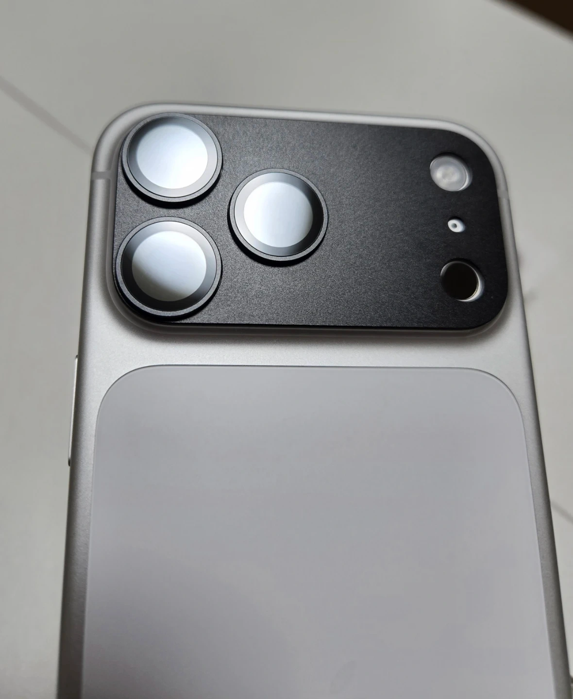 アップル iPhone 17 Pro Maxの写真2枚目