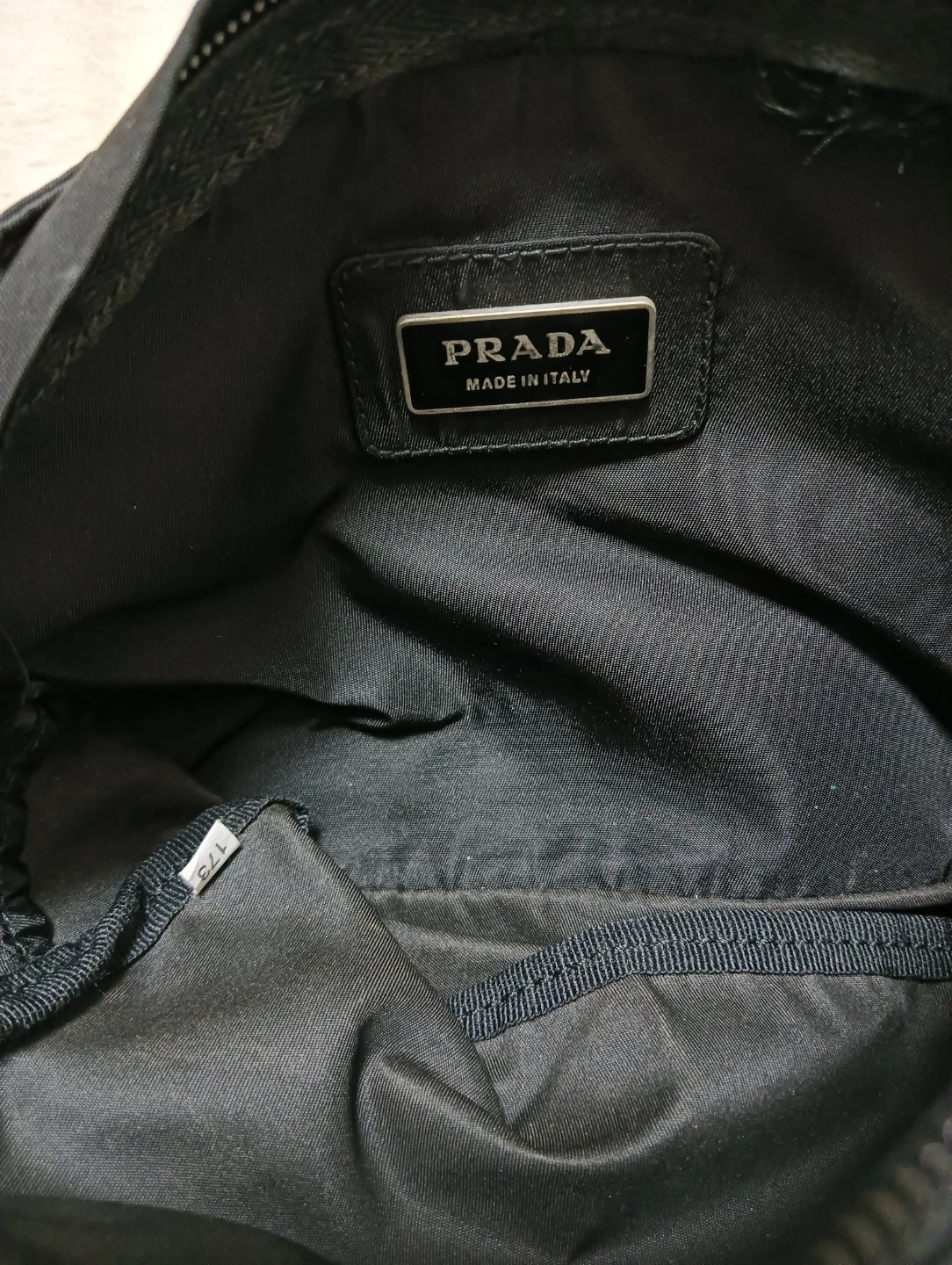 美品。PRADA プラダ ボディバッグ ウエストバッグ 三角ロゴの写真7枚目