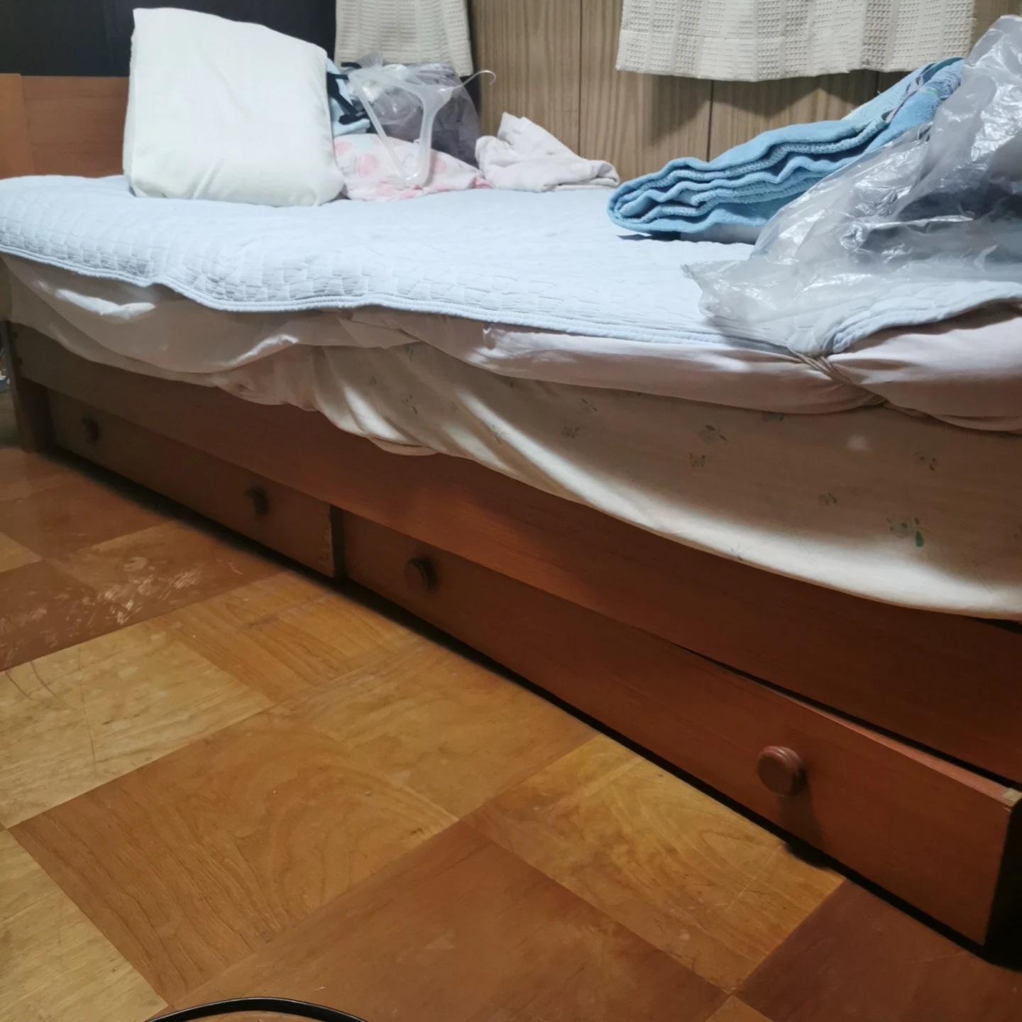 収納付き木製ベッド シングルサイズ