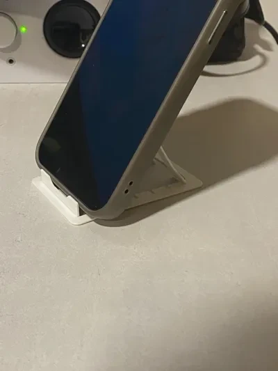 カードサイズのスマホスタンドの写真3枚目