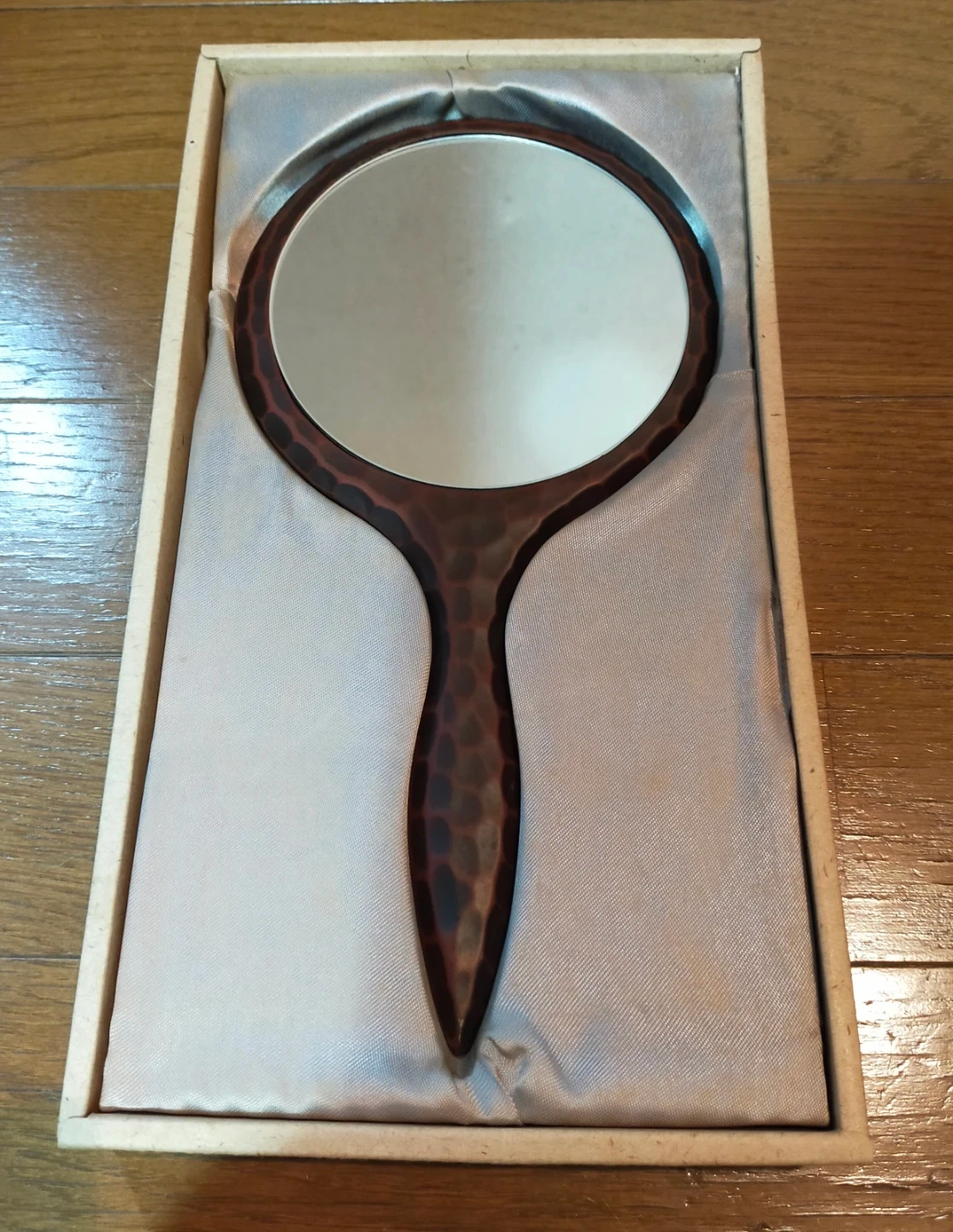 鎌倉彫 手鏡 梅 大サイズの写真2枚目