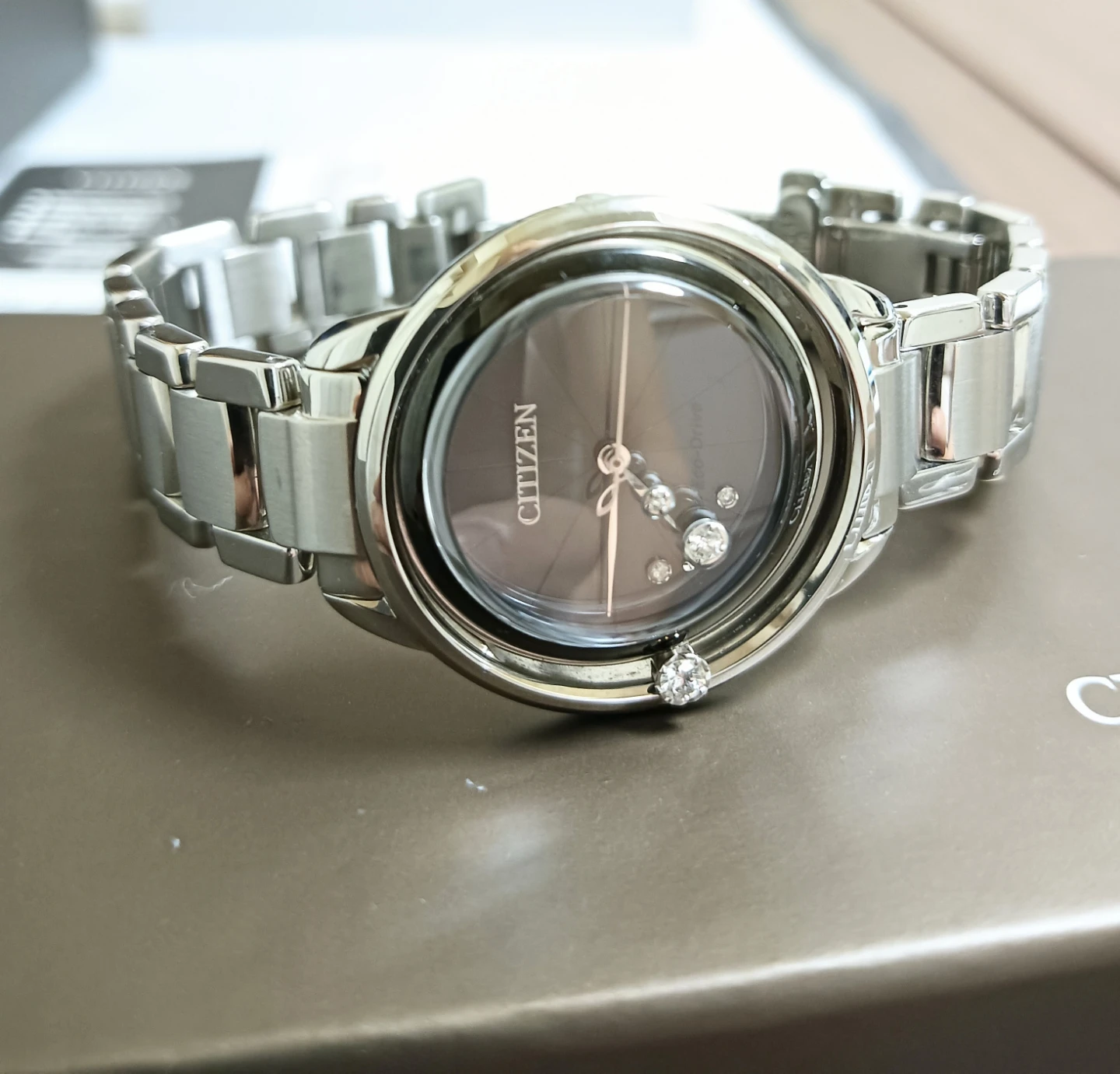 未使用近い美品11万。CITIZEN エルシリーズ ダイヤモンド エコドライブ 腕時計の写真7枚目